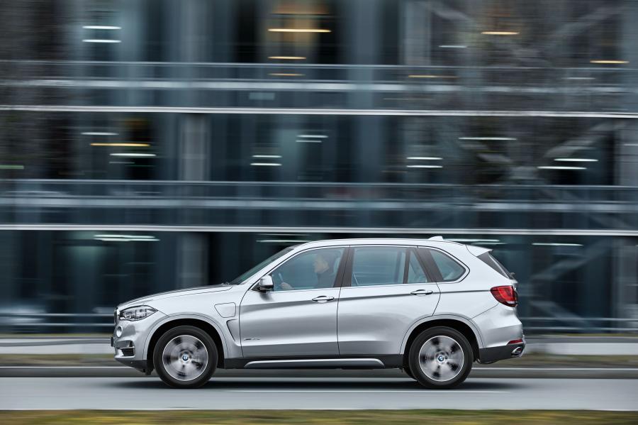  BMW X5 xDrive40e 2015 года  (фото 8 из 61)